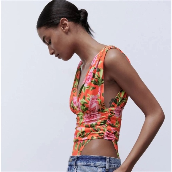 Zara Red Floral V-Neck Bodysuit NWT - Picture 5 of 11